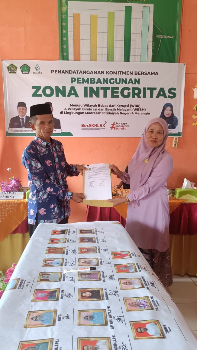 Penandatanganan Komitmen Bersama Pembangunan Zona Integritas Menuju WBK dan WBBM di Madrasah Ibtidaiyah Negeri 4 Merangin
