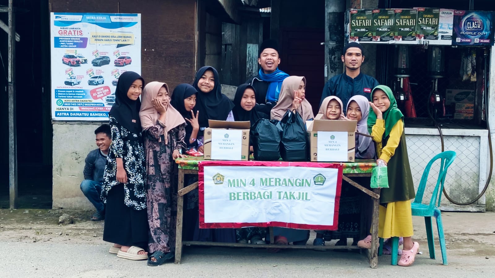 MIN 4 Merangin Berbagi Takjil