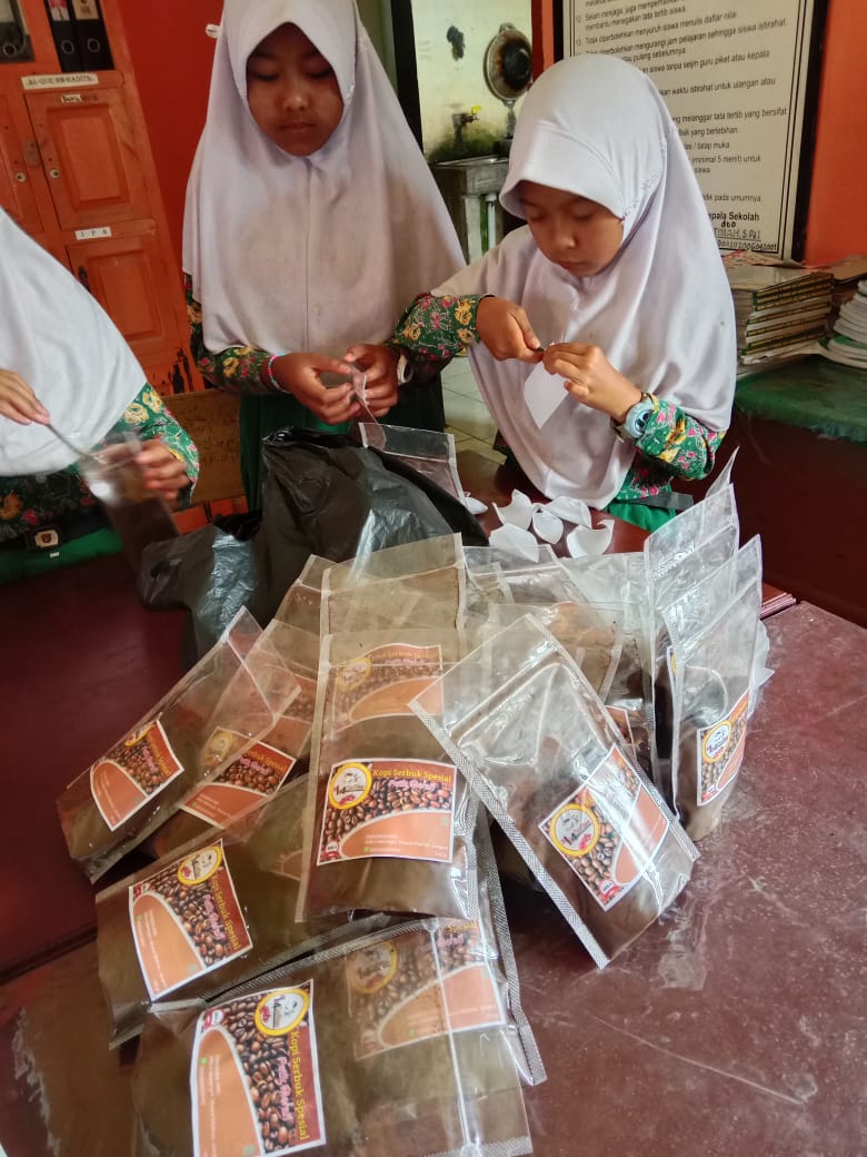 MIN 4 Merangin Luncurkan MIN 4 Coffee: Perpaduan P5RA dan Kewirausahaan 